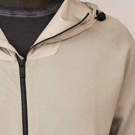 CAZADORA CAPUCHA 'TRICOTECH' MEMBRANA TE 2