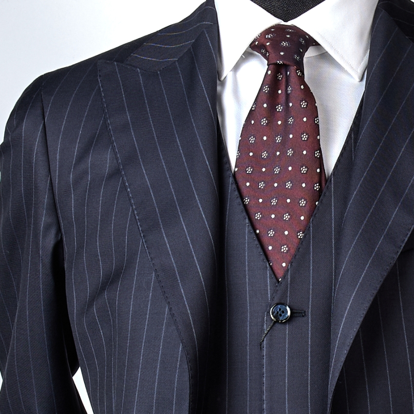 TRAJE DIPLOMATICO 100/%LANA CUELLO PICO SIN...